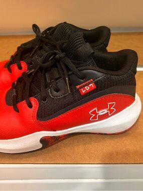 Under Armour Big Kids Size 6Y Lockdown 7 Basketball sneakers
